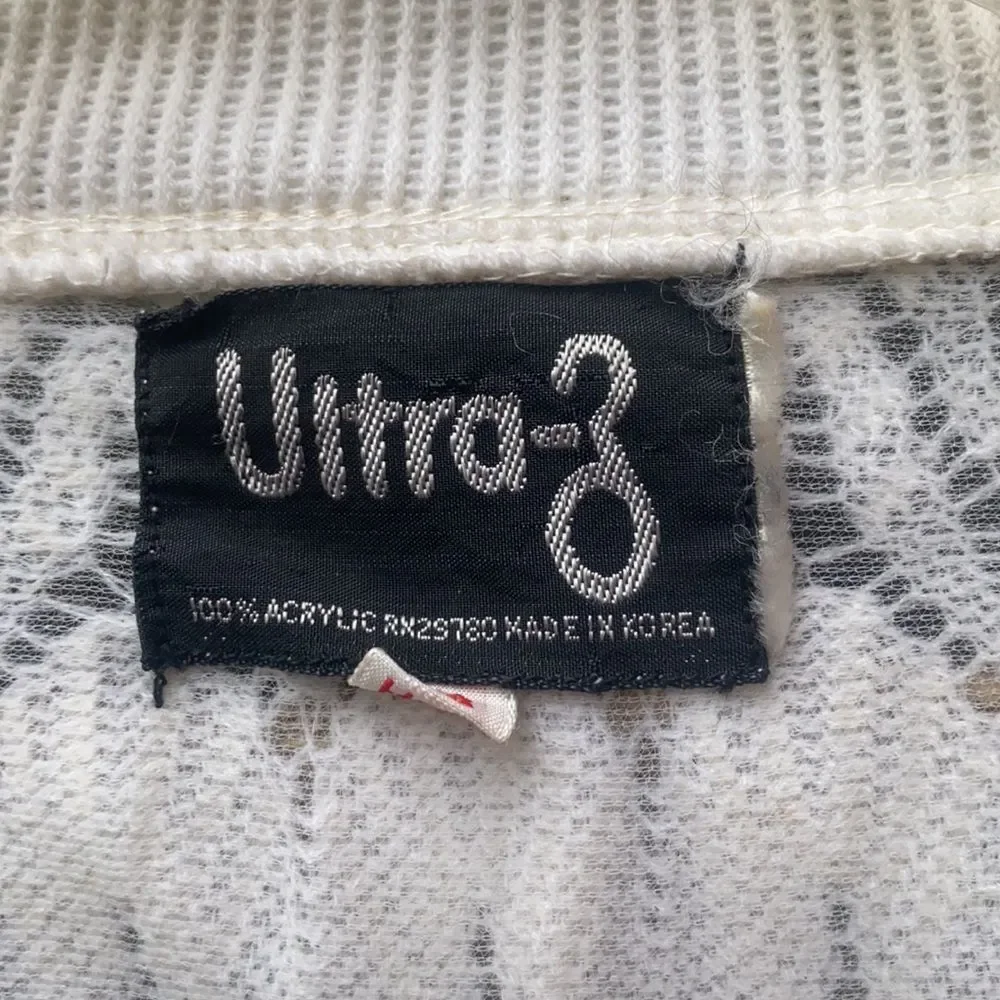 White sweater sz. M